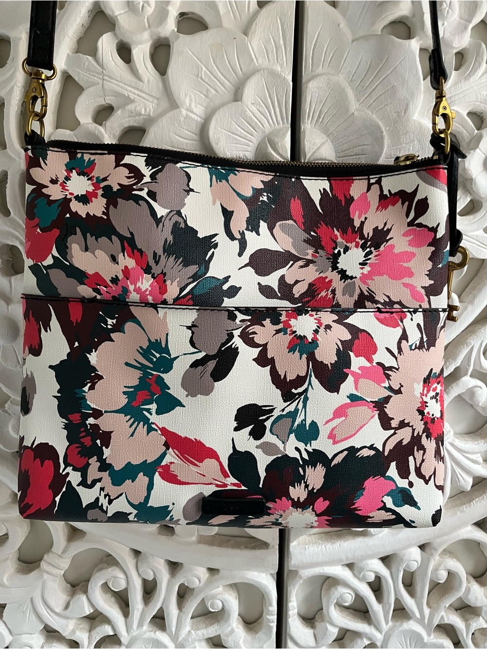 Fossil Floral Crossbody Bag Pink Black Zip Brass Key Adjustable Shoulder Purse - Picture 5 of 12